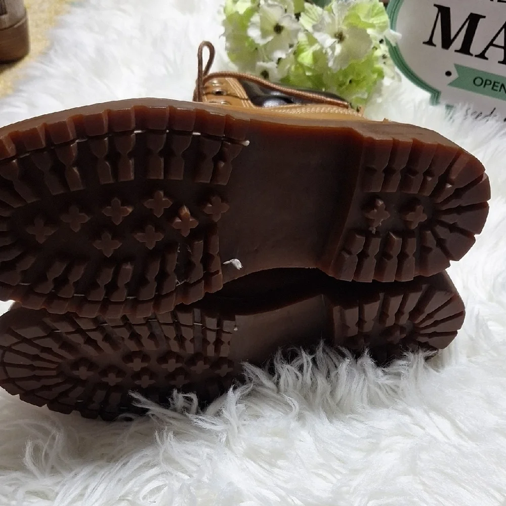 Stylish Tan Insulated Men's Boots